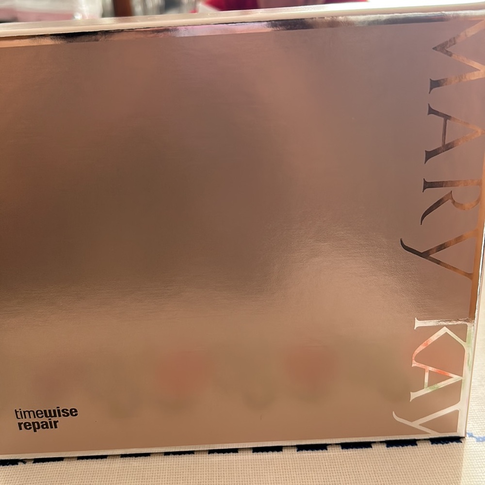 MaryKay Timewise Repair. - Picture 3 of 3